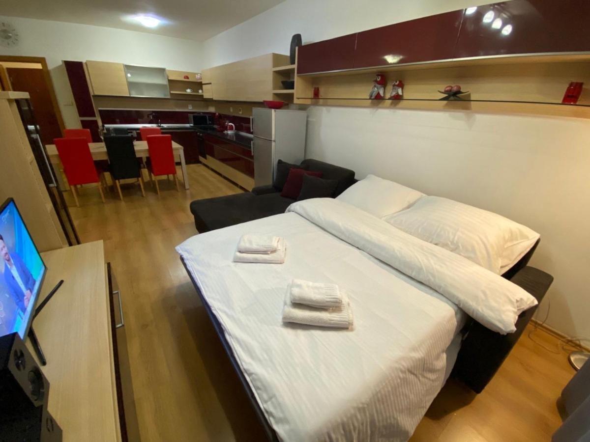 Appartement Apartman Velka Lomnica B8 Extérieur photo